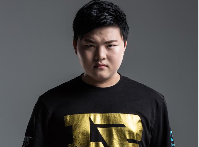 GamerLegion 对阵 Fnatic ， aurora 对抗 SAW 在 PGL Masters Bucharest 2025